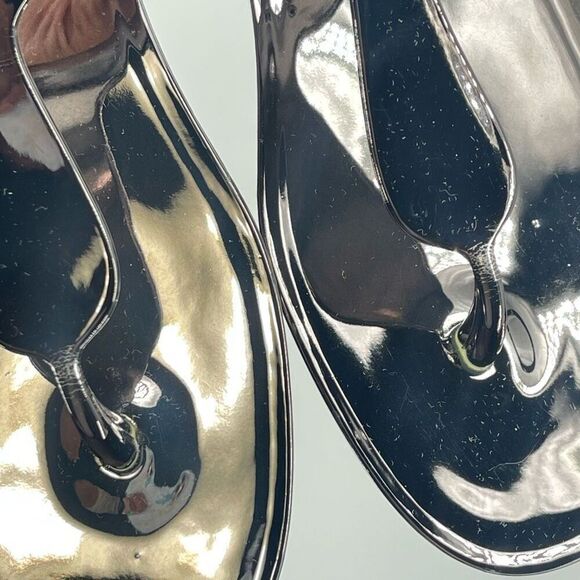 Michael Michael Kors Gunmetal Jelly Thong Sandals Size 6M – Logo Plate Detail - Picture 15 of 17